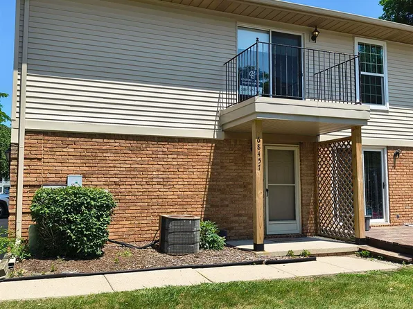 68457 Rosewood Ln, Richmond, MI 48062