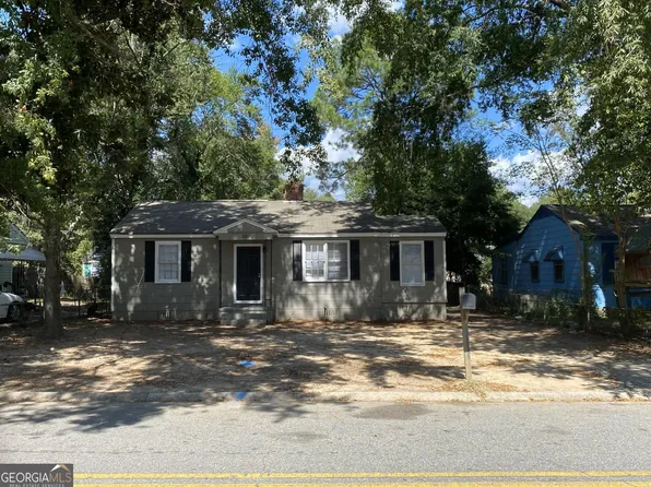 230 Meadowdale Dr, Warner Robins, GA 31088