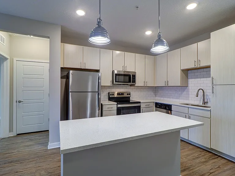 Nexus Brandon Apartments — Photo 75