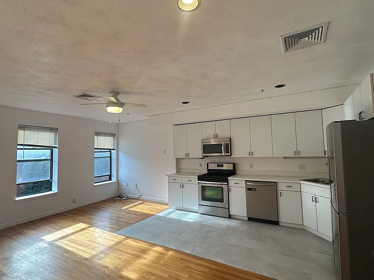 238 Hanover St #2 — Photo 3