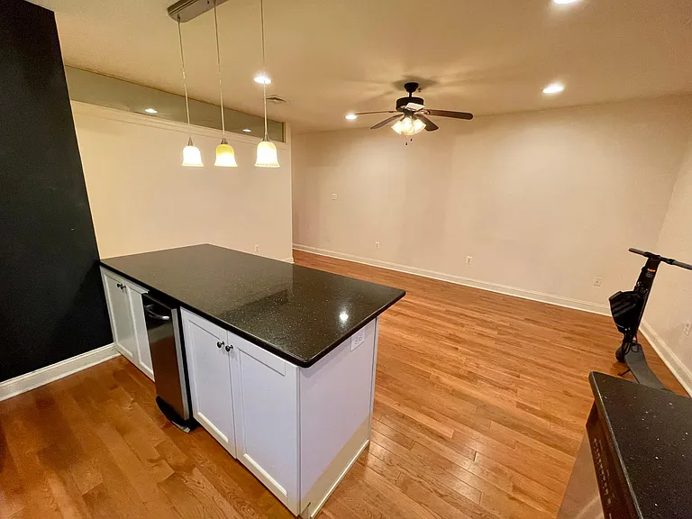 6 Strawberry St — Photo 6