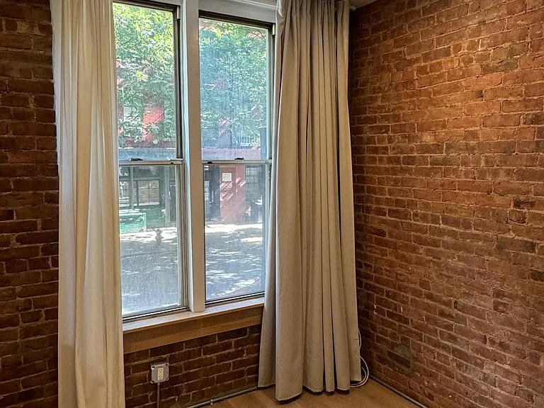 216 E 5th St #2 — Photo 9