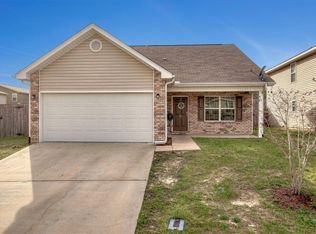 417 Eisenhower Dr, Crestview, FL 32539