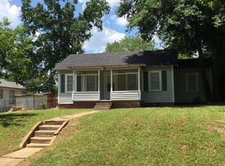706 Maple Ave, Gladewater, TX 75647