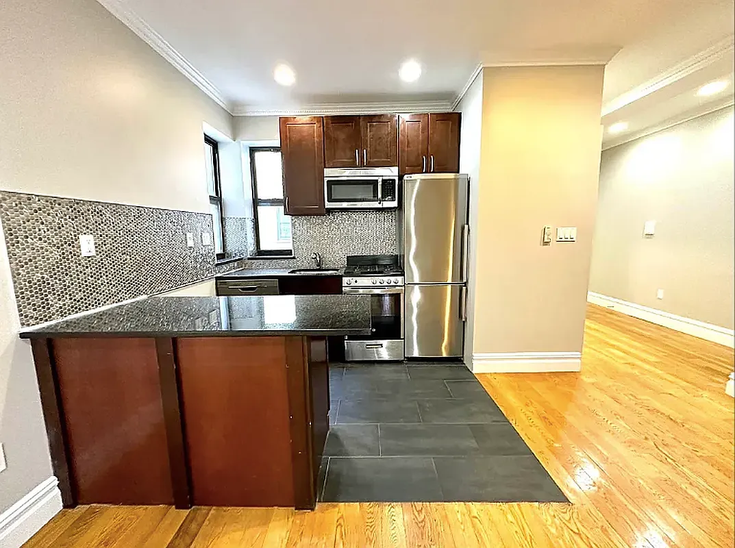 329 Lincoln Place — Photo 4