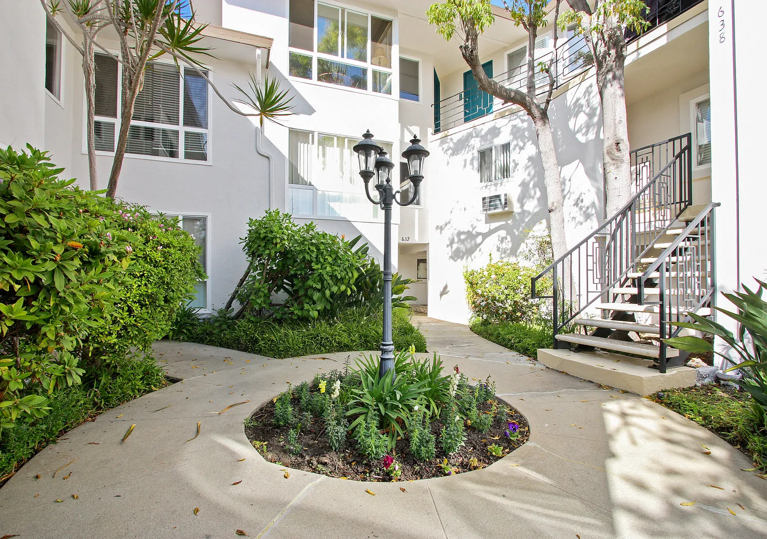 Levering Apartments — Photo 3
