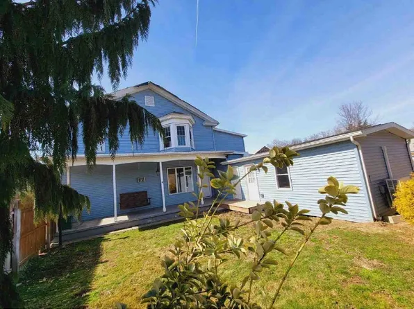 135 Moore St, Millersburg, PA 17061