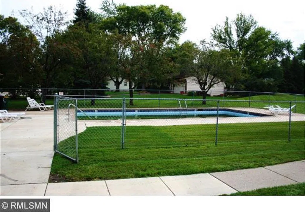 3 bed, 1676 sqft, $2,350 — Photo 3