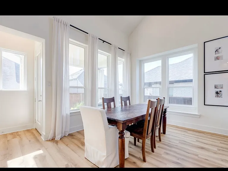 1513 Waxwing Pl — Photo 9