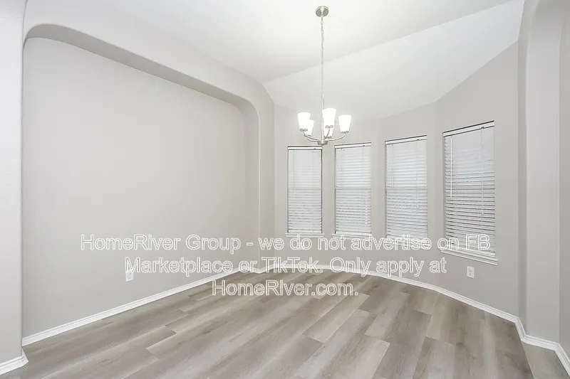 3 bed, 2.0 bath, 2229 sqft, $2,495 — Photo 3