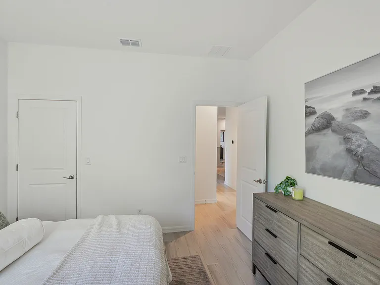 Juniper Pointe Townhomes — Photo 12