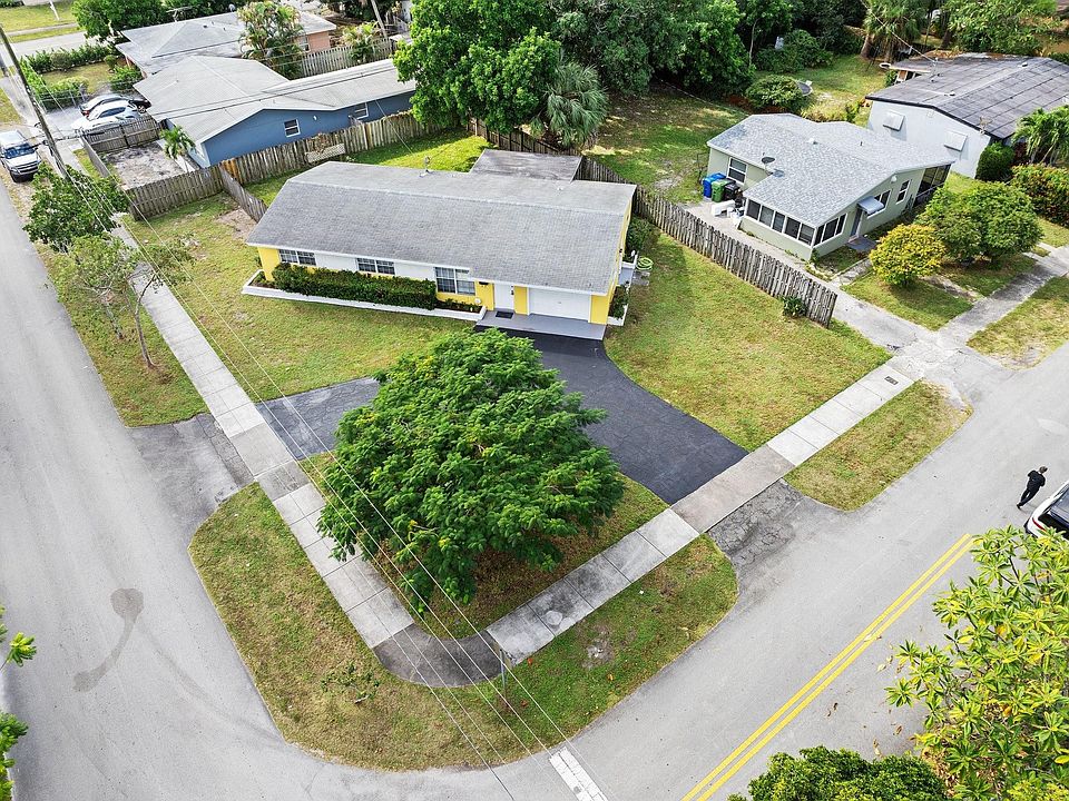 1st image of 1800 SW 10th Court