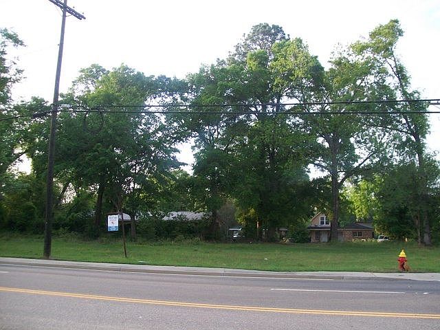 2nd image of 827 Ward St