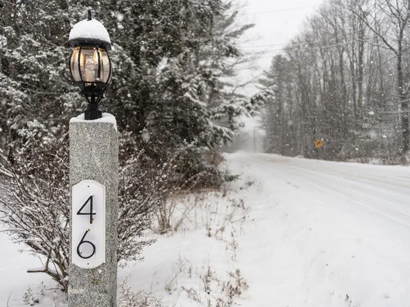 46 Meadow Cross Road, Topsham, ME 04086