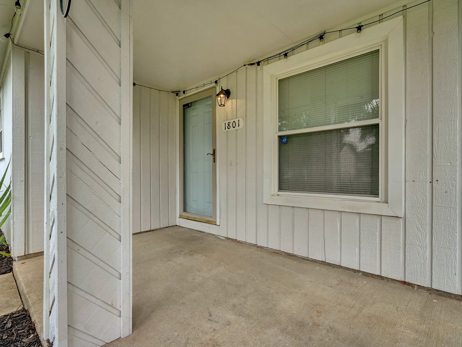 Colleen Ct. #1801 (S.W) - 1 — Photo 4