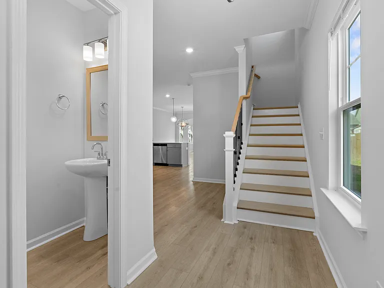 837 Peony Ln — Photo 4