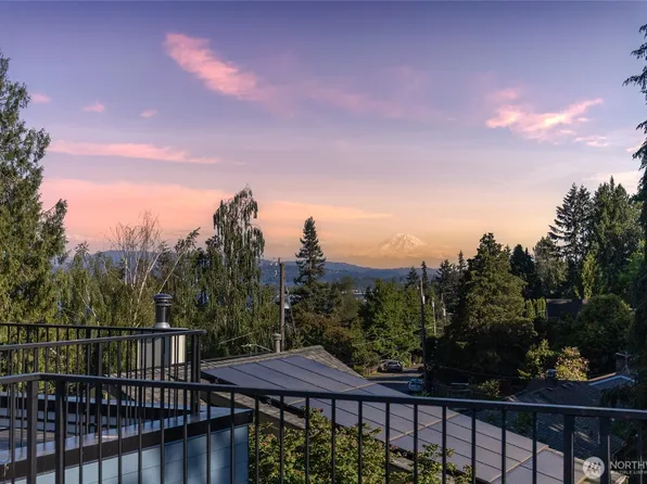11733 Durland Avenue NE #B, Seattle, WA 98125