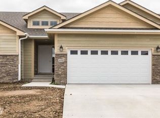 16100 Springbrook Trl, Urbandale, IA 50323