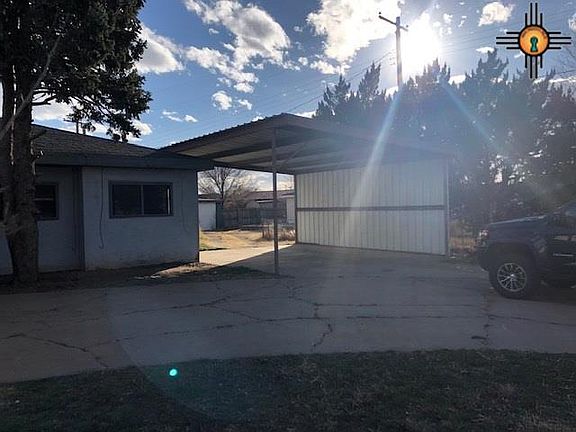 2nd image of 417 W Plaza Dr