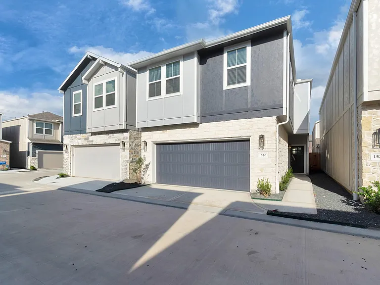 1526 Parkland Oak Dr — Photo 1