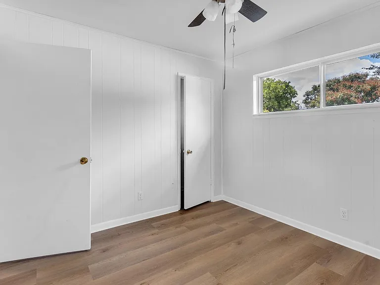 200 Linden St — Photo 23