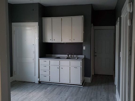 4th image of 1629 Olive St