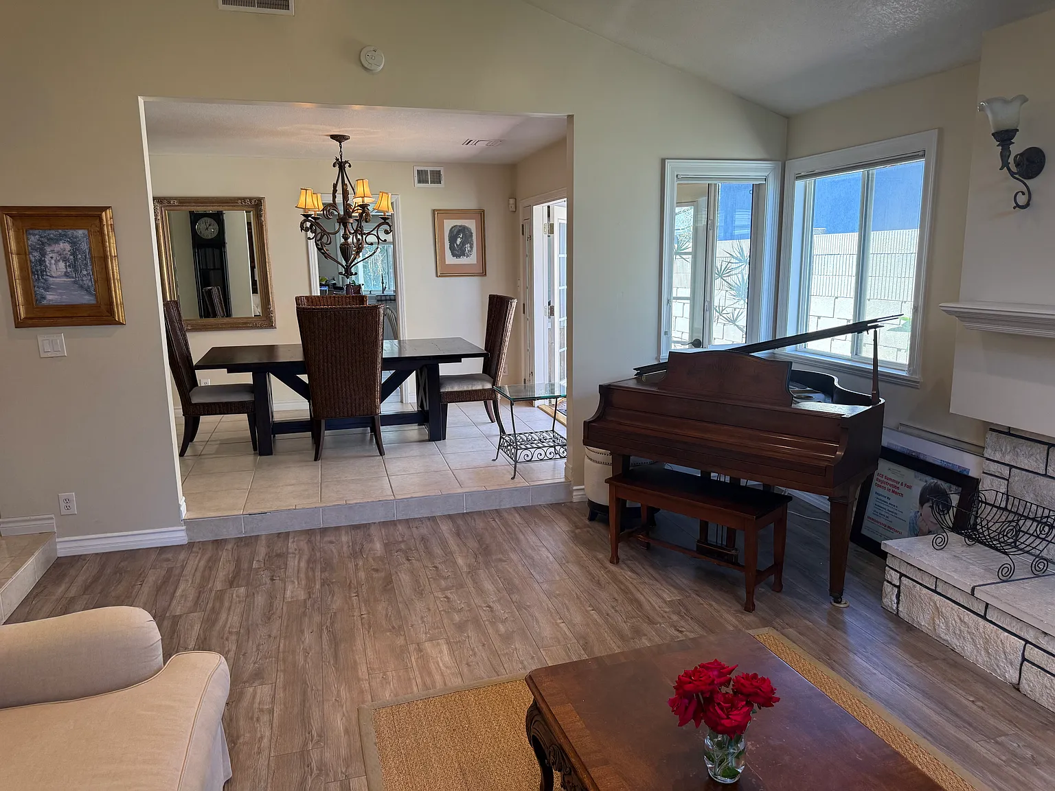 4 bed, 2016 sqft, $5,400 — Photo 3