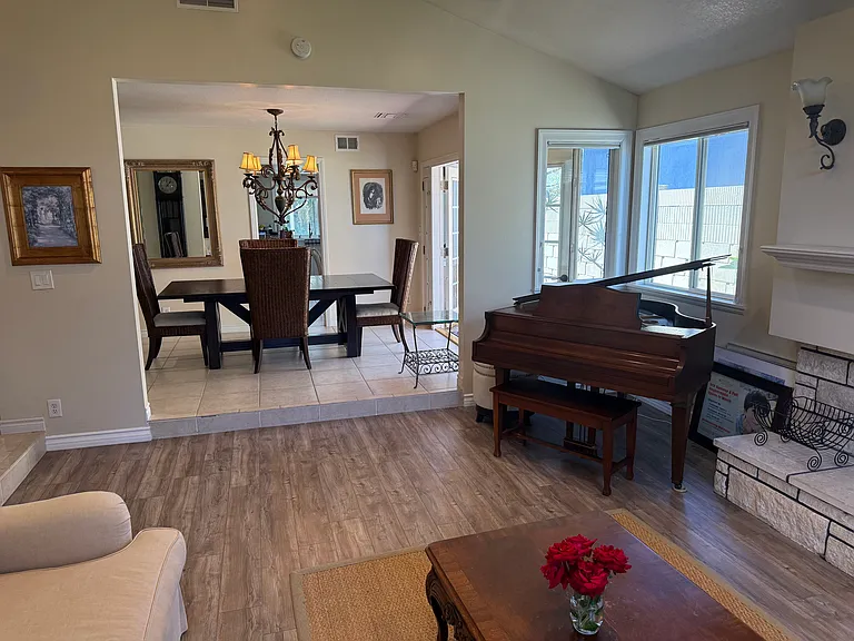 3561 Rose Cir — Photo 3