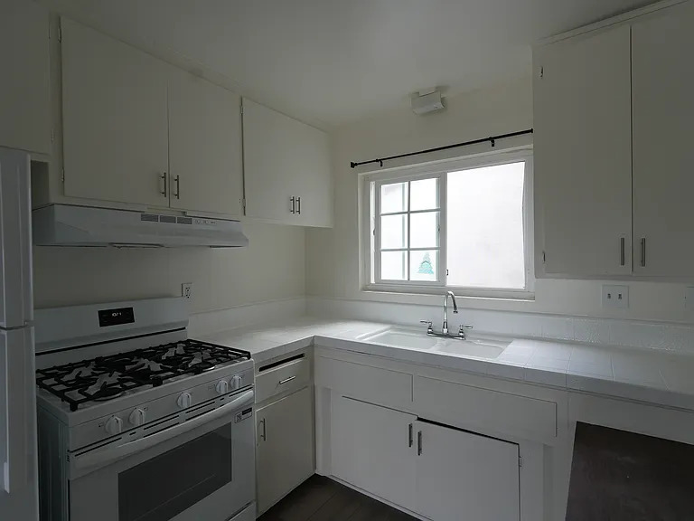 1621 W 226th St #8 — Photo 5