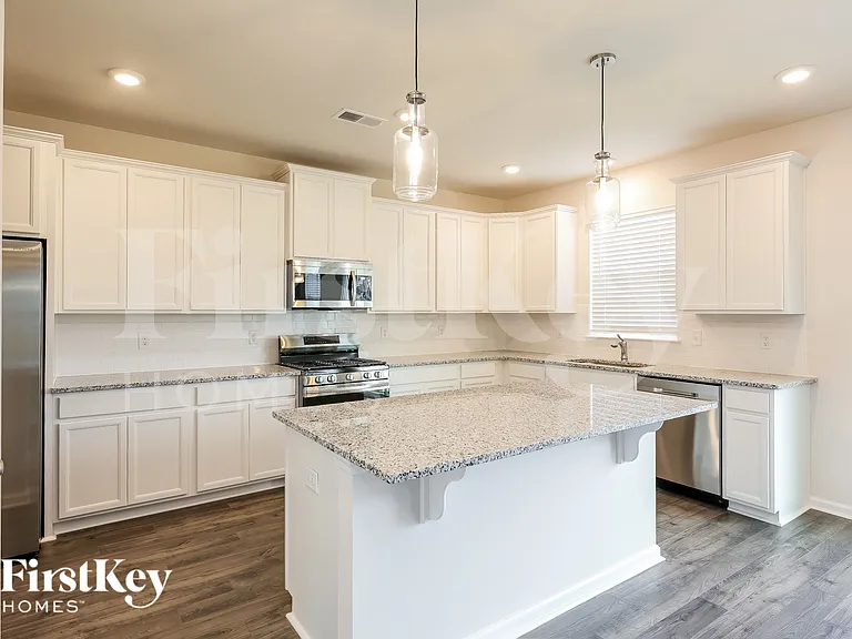 302 Stonefence Dr — Photo 8
