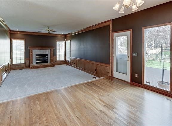3rd image of 9204 W 132nd St