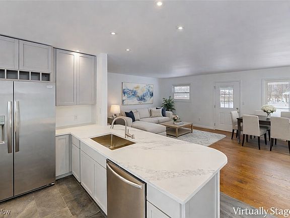 4th image of 3483 Lawndale Dr