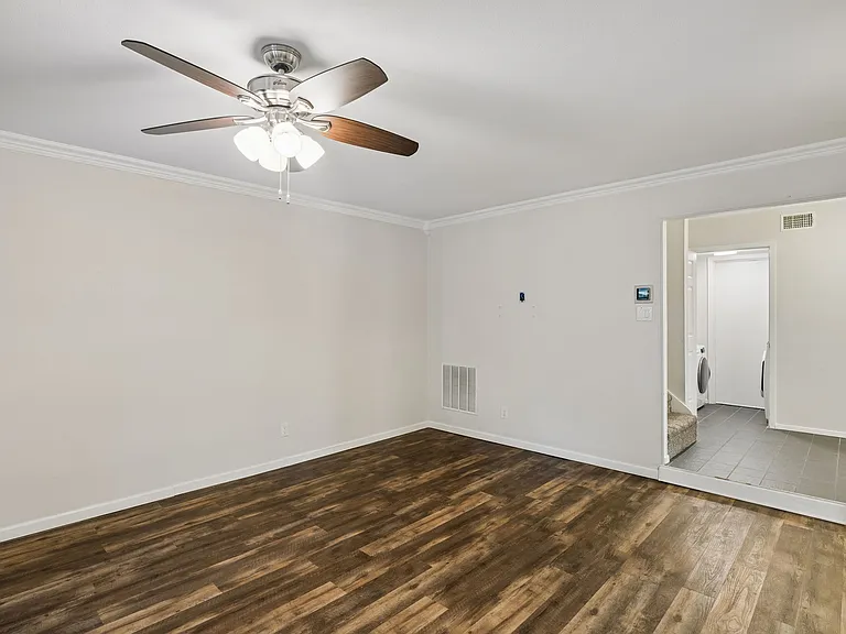 2908 Clear Springs Dr — Photo 9