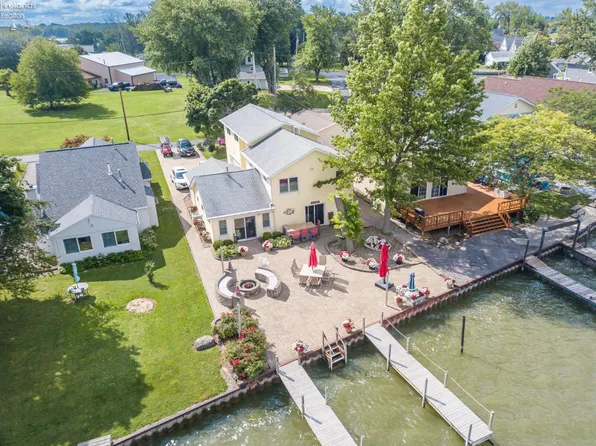 5821 E Saylor St, Lakeside Marblehead, OH 43440