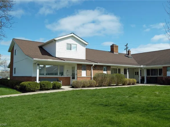 25600 Country Club Blvd Unit 18, North Olmsted, OH 44070