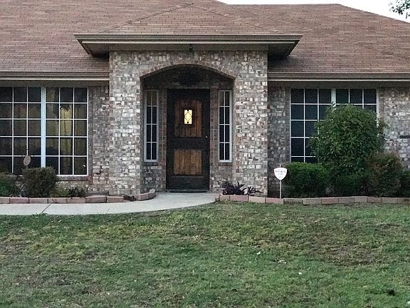 2nd image of 105 Quail Briar Ln