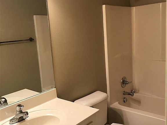 5th image of 1733 White Oak Ln