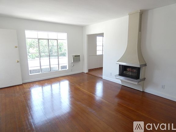 3rd image of 1240 N Orange Grove Ave #1246-2