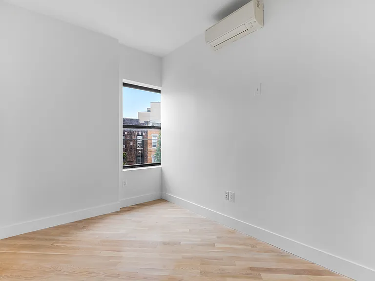 5653 Myrtle Ave #3F — Photo 4