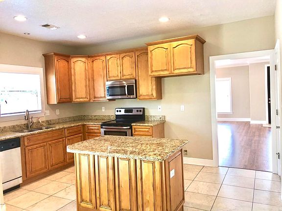 5th image of 13214 Sandy Brook Dr