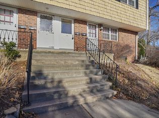 245 Unquowa Rd APT 128, Fairfield, CT 06824