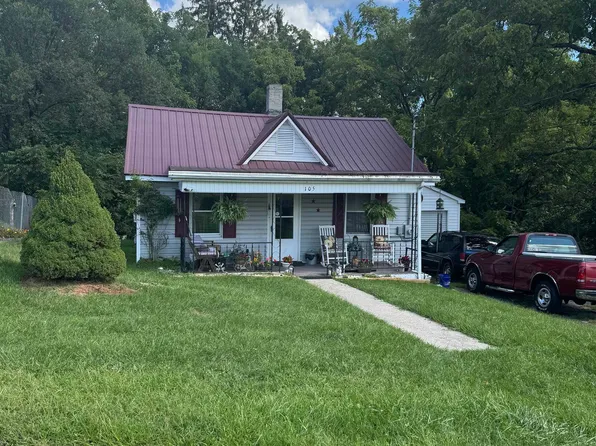 105 17th St NW, Pulaski, VA 24301