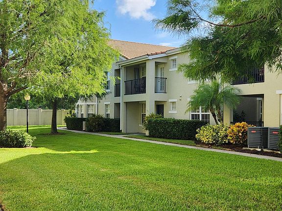 3rd image of 154 SW Peacock Boulevard SW #28102