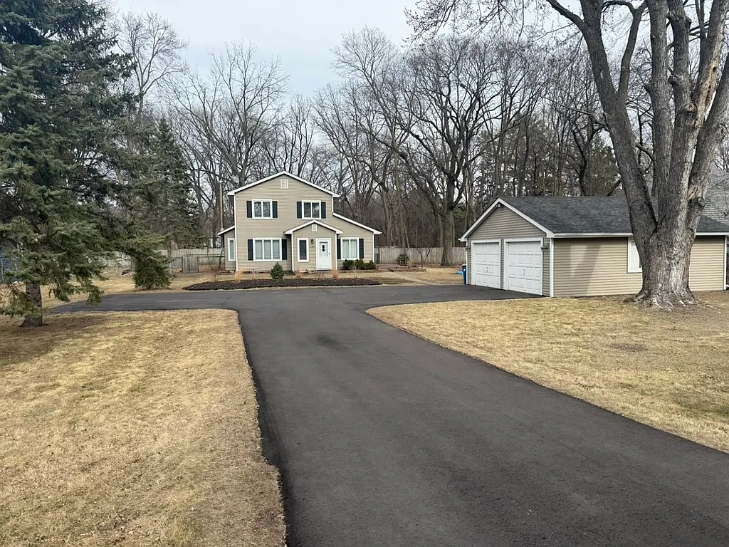 3 bed, 1744 sqft, $3,000 — Photo 2