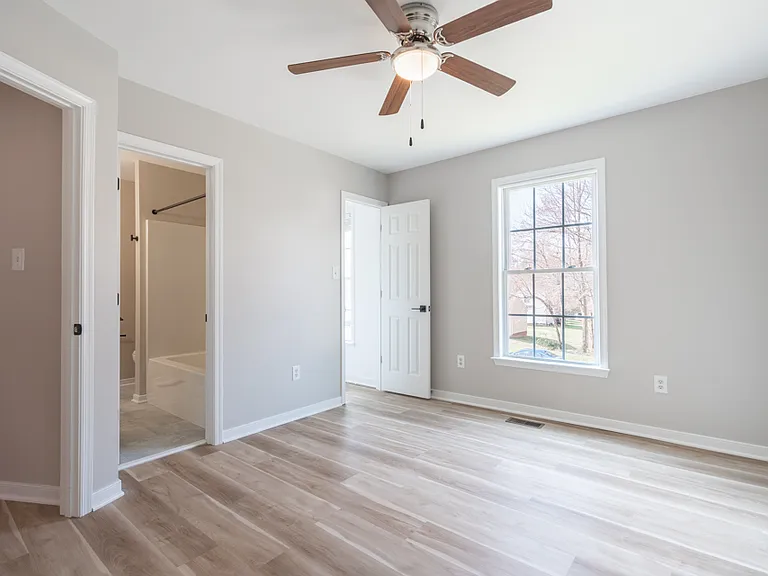 441 Battersea Ln — Photo 18