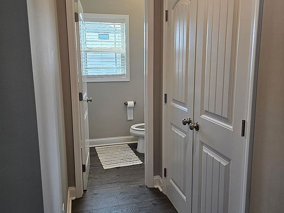 4th image of 1161 Yellowwood Dr