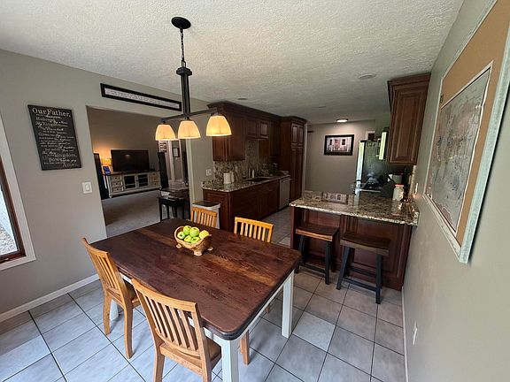 5th image of 895 Smeaton Rd