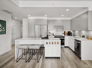The Bowline, North Vancouver, BC V7L 1C8