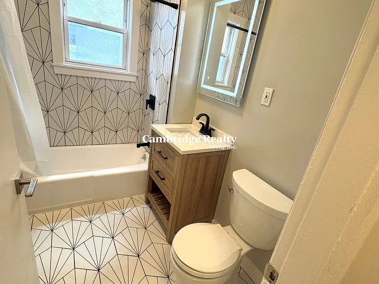 16 Windsor Rd #1T — Photo 7