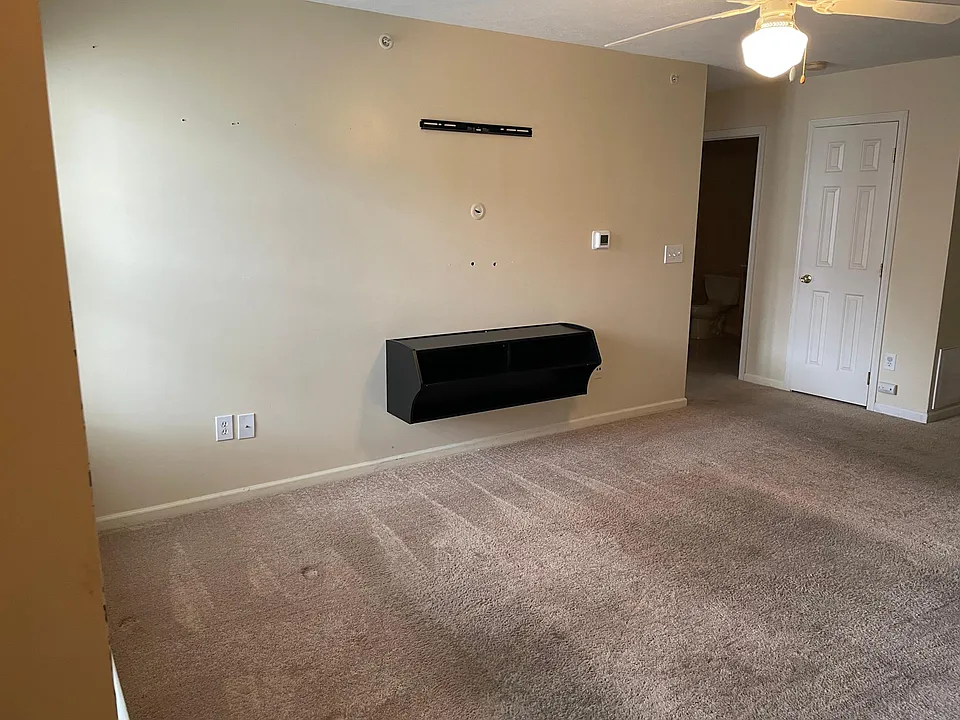 Living room with TV stand/Rack.